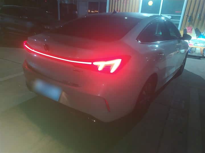 Фото 7 - Changan Eado Plus