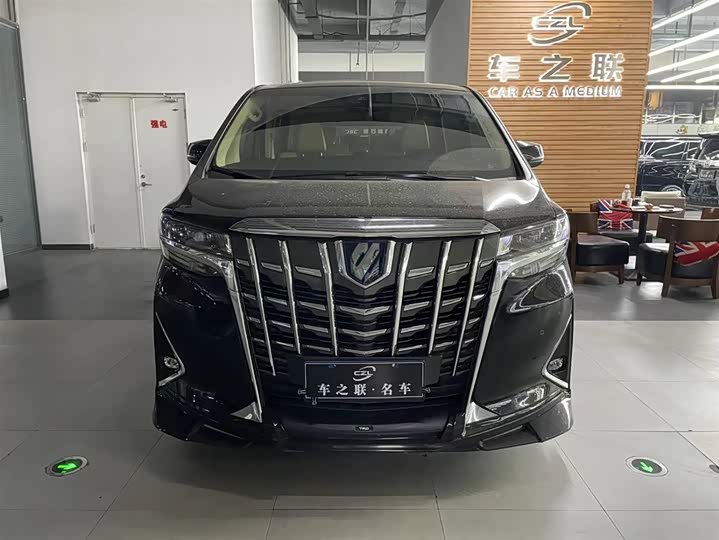 Фото 2 - Toyota Alphard