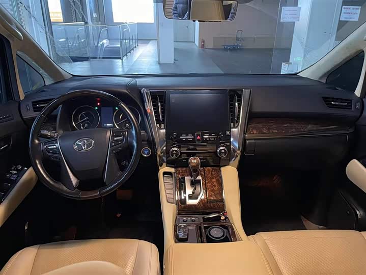 Фото 7 - Toyota Alphard