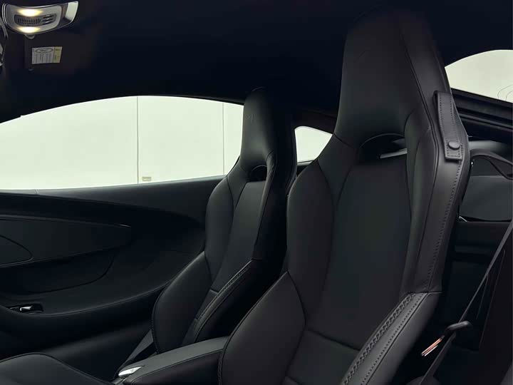 Фото 11 - McLaren GT