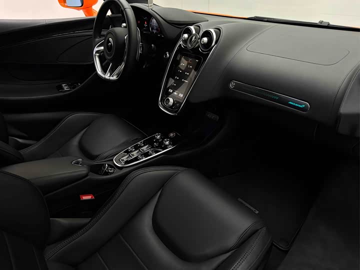 Фото 12 - McLaren GT