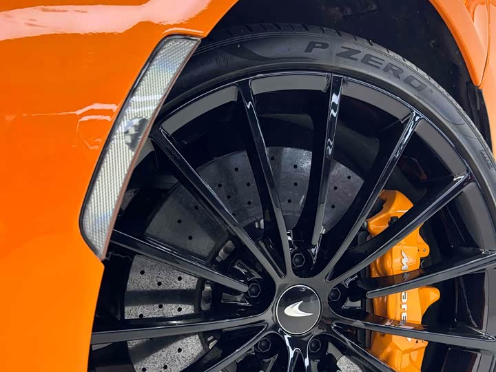 Фото 7 - McLaren GT