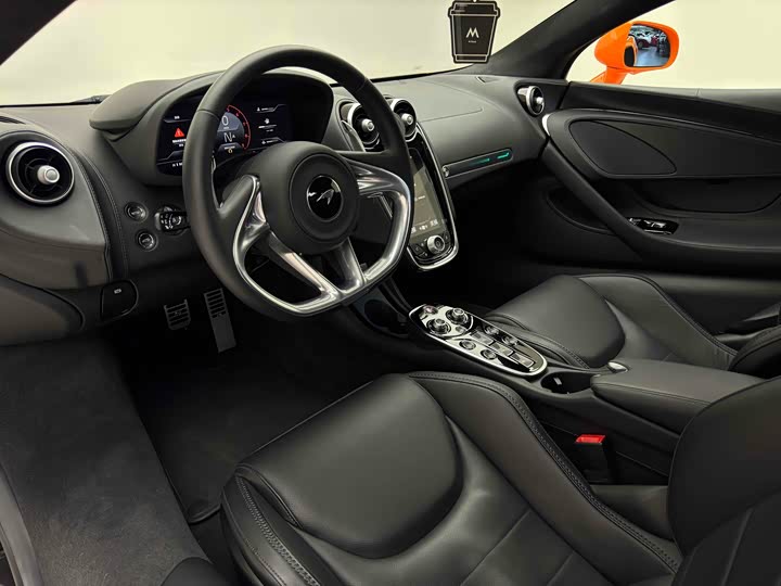 Фото 8 - McLaren GT