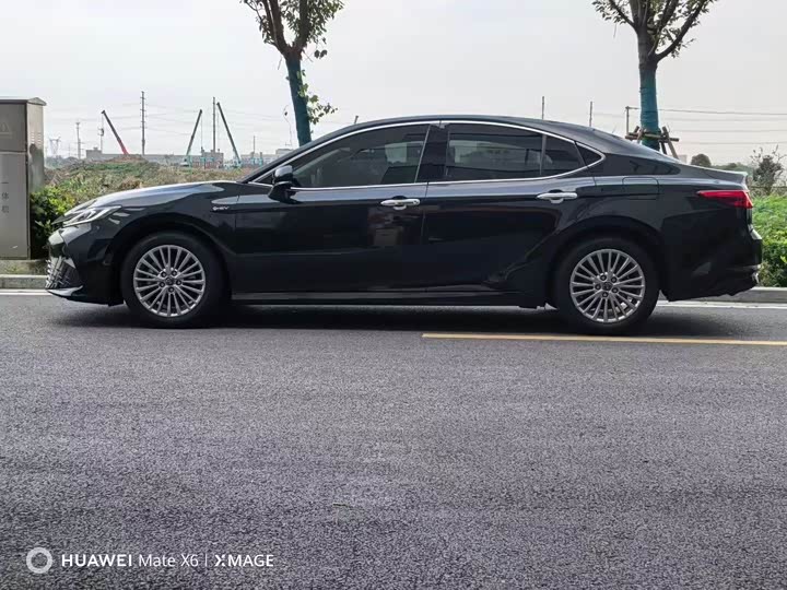 Фото 3 - Toyota Camry