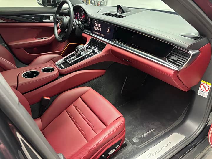 Фото 10 - Porsche Panamera