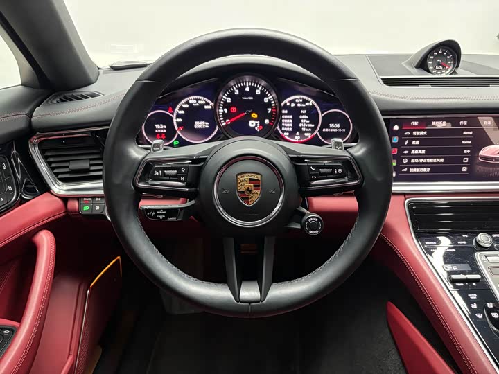 Фото 12 - Porsche Panamera