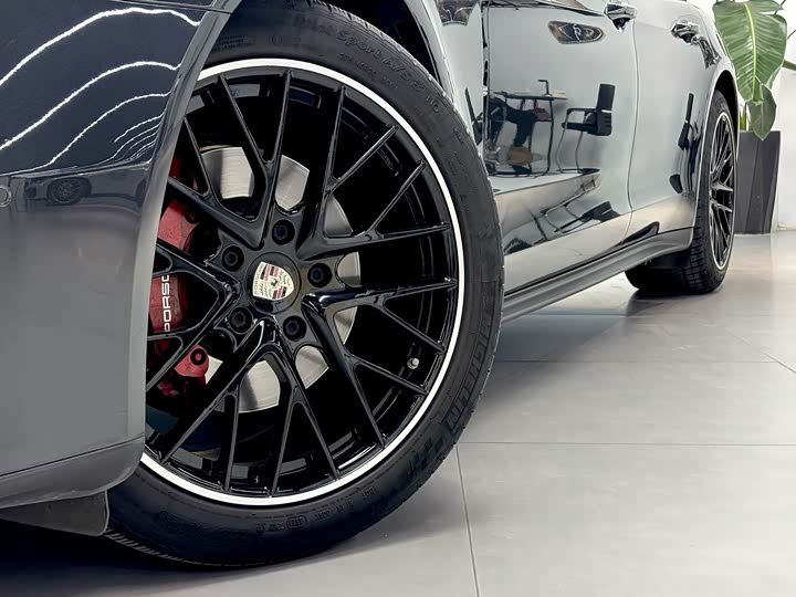 Фото 7 - Porsche Panamera