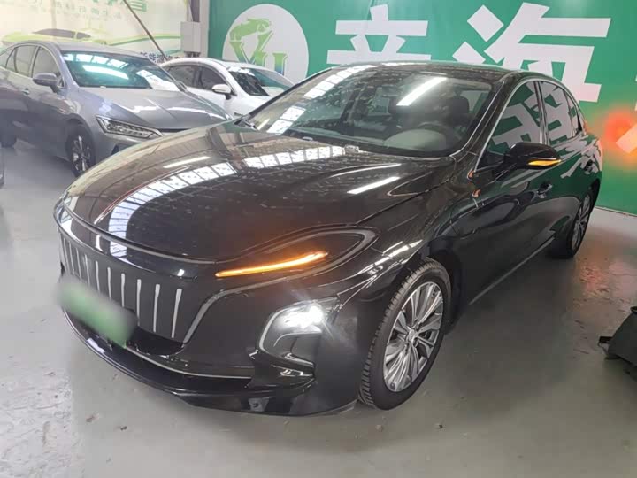 Фото 1 - Hongqi E-QM5