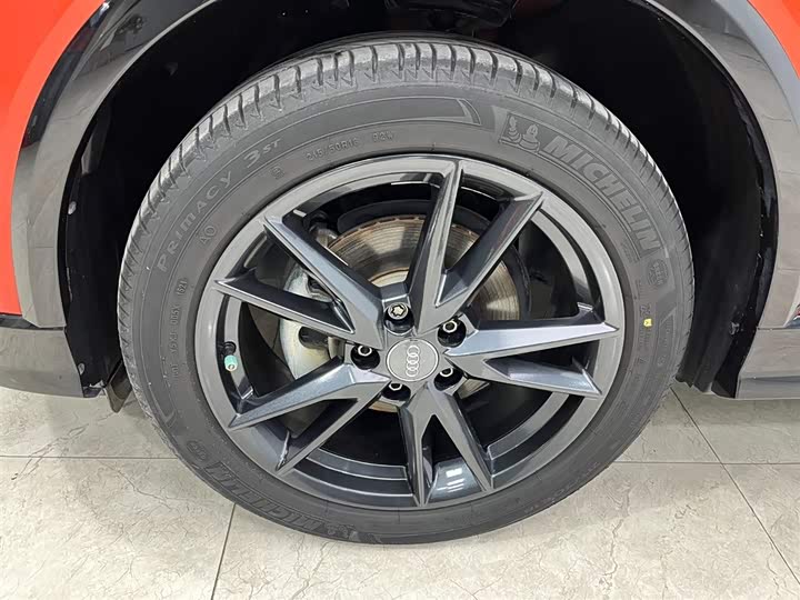 Фото 17 - Audi Q2L