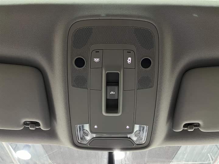 Фото 8 - Audi Q2L