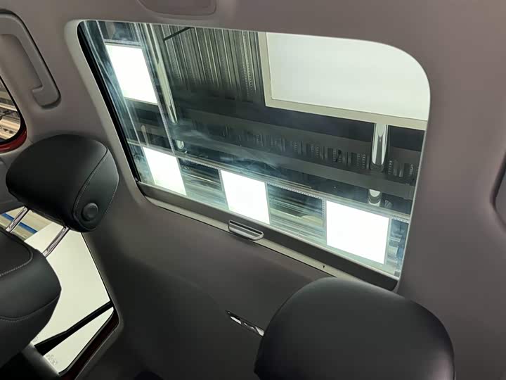 Фото 9 - Audi Q2L