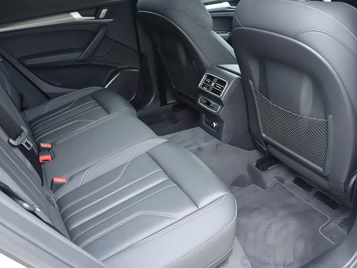 Фото 12 - Audi Q5L