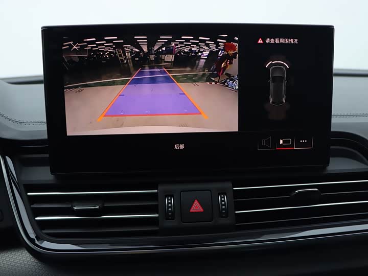 Фото 17 - Audi Q5L