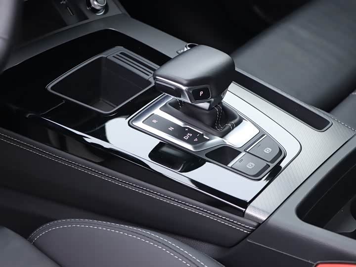 Фото 19 - Audi Q5L