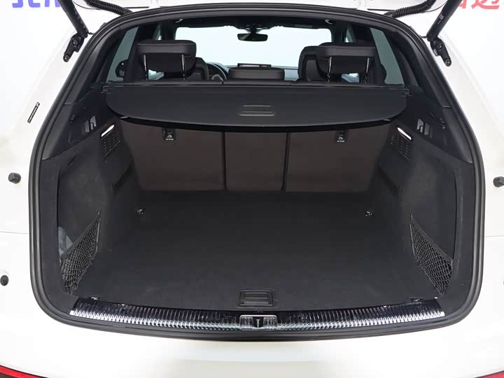 Фото 22 - Audi Q5L