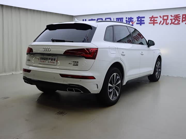 Фото 26 - Audi Q5L