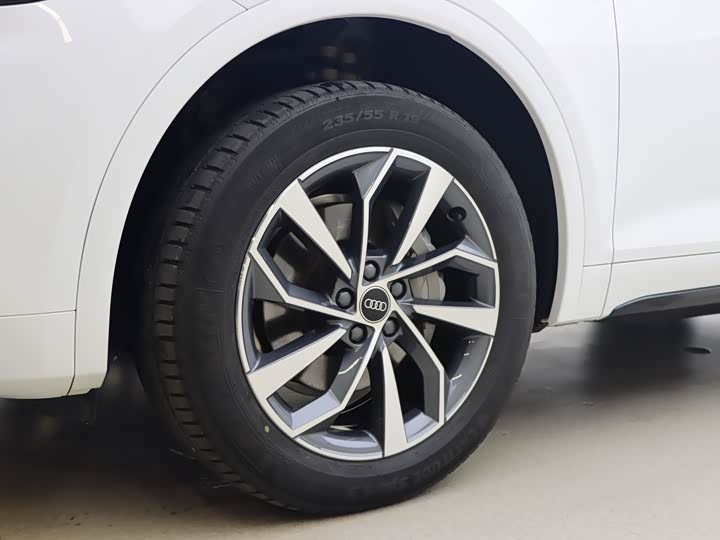 Фото 4 - Audi Q5L