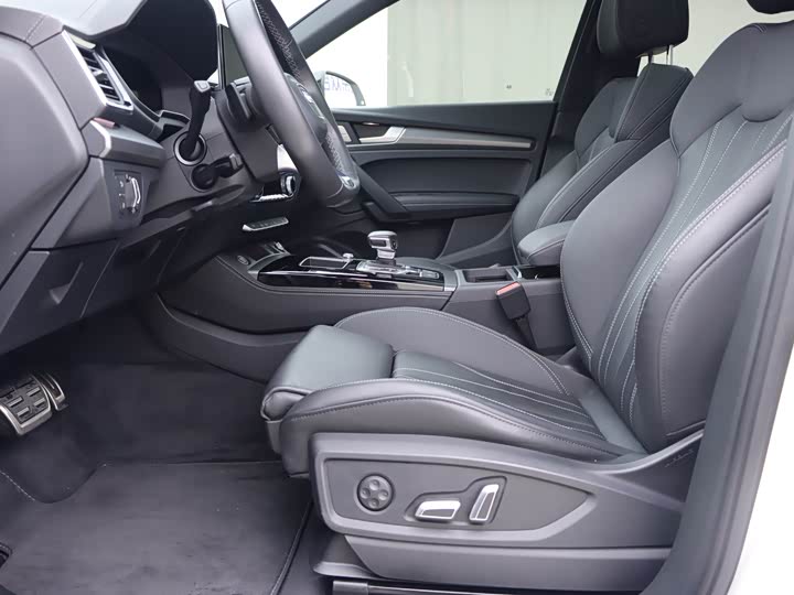 Фото 5 - Audi Q5L