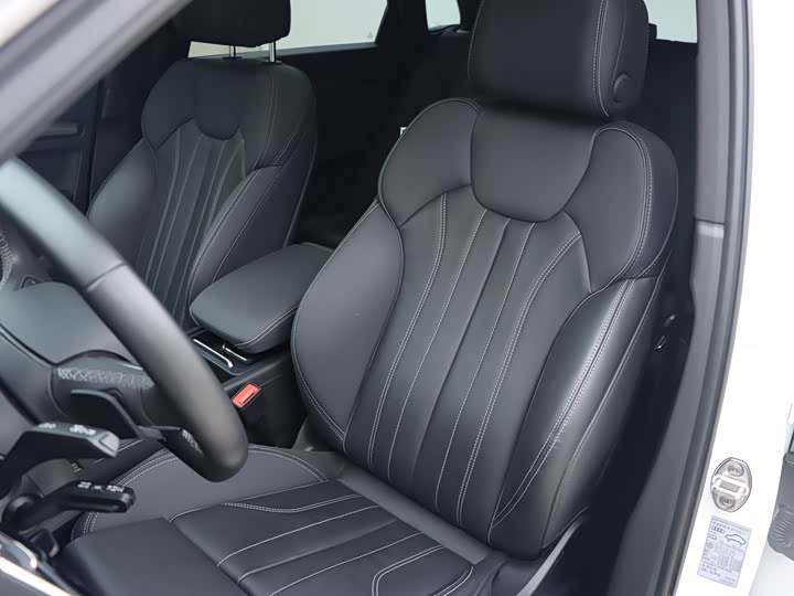 Фото 7 - Audi Q5L