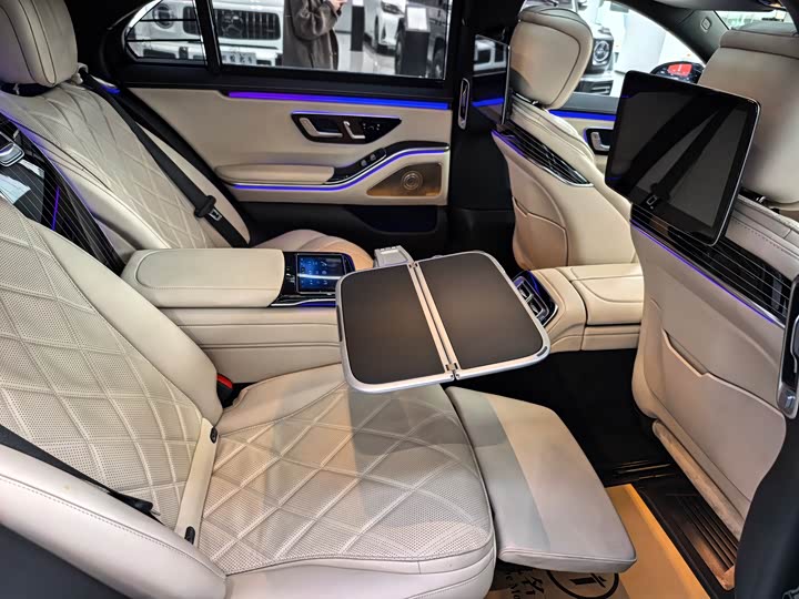 Фото 11 - Mercedes-Benz S-Class