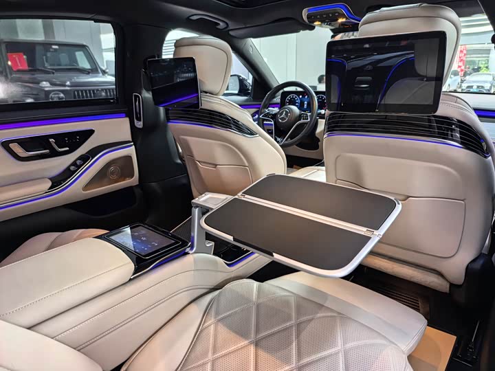 Фото 12 - Mercedes-Benz S-Class