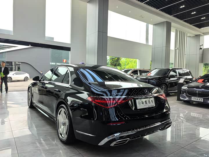 Фото 17 - Mercedes-Benz S-Class