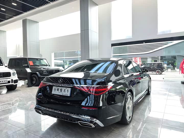 Фото 19 - Mercedes-Benz S-Class