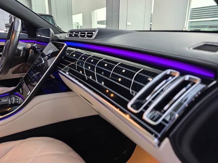 Фото 9 - Mercedes-Benz S-Class