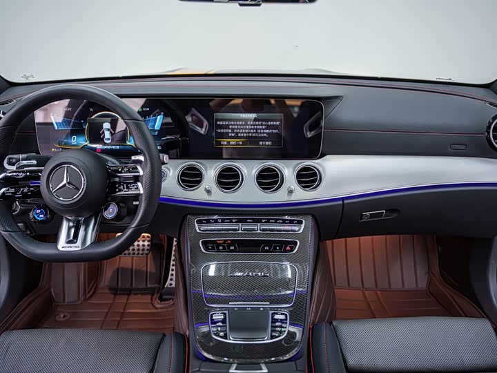 Фото 10 - Mercedes-Benz E-Class AMG