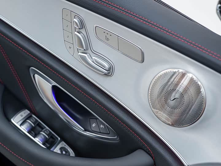 Фото 14 - Mercedes-Benz E-Class AMG