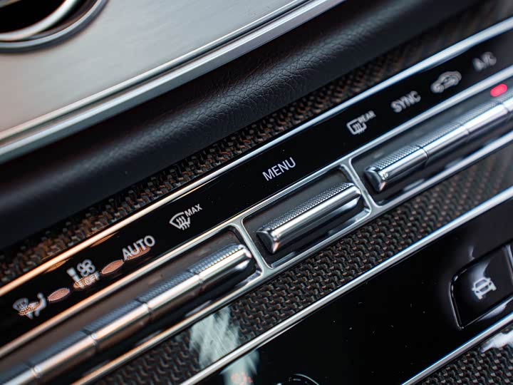 Фото 16 - Mercedes-Benz E-Class AMG