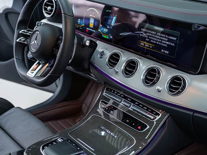 Фото 17 - Mercedes-Benz E-Class AMG