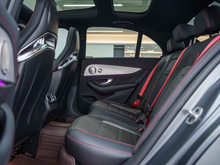 Фото 24 - Mercedes-Benz E-Class AMG