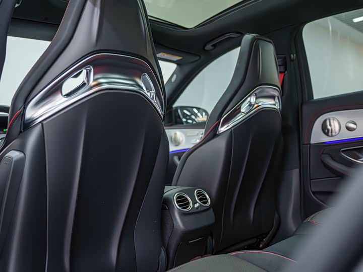 Фото 8 - Mercedes-Benz E-Class AMG