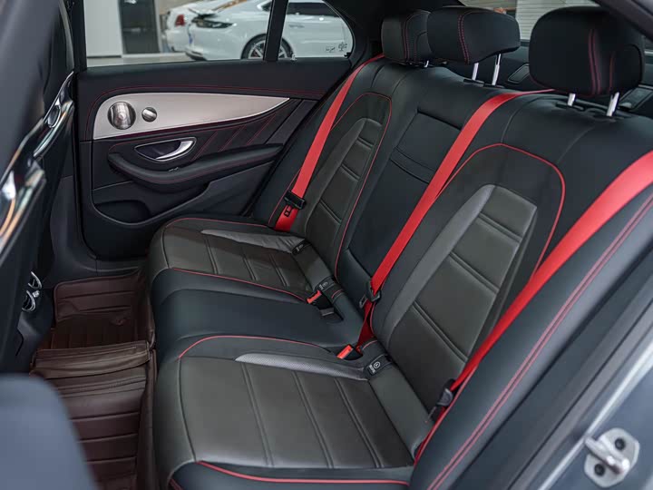 Фото 9 - Mercedes-Benz E-Class AMG