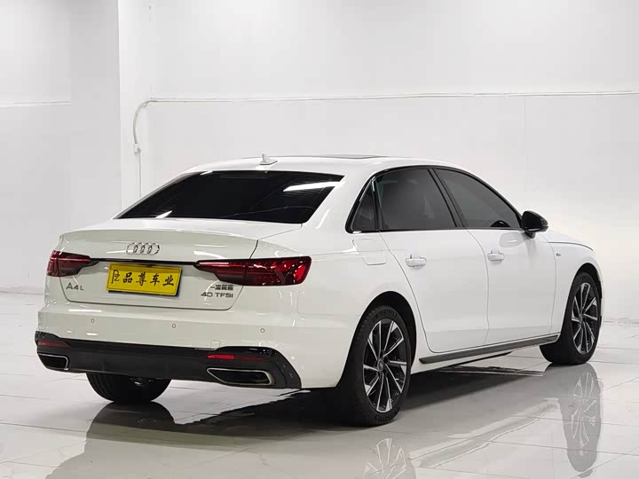 Фото 3 - Audi A4L