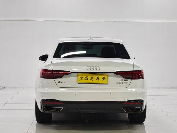 Фото 5 - Audi A4L