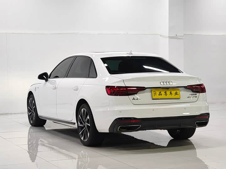 Фото 6 - Audi A4L