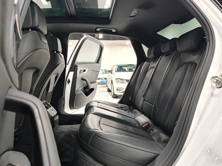 Фото 9 - Audi A4L