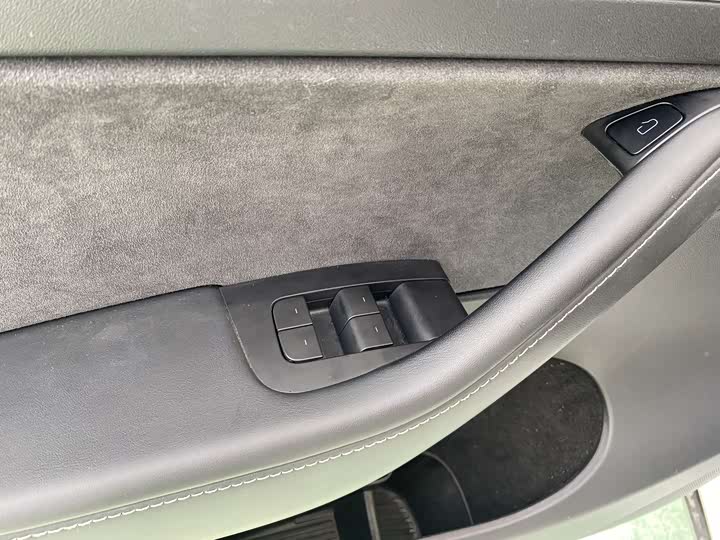 Фото 10 - Tesla Model Y