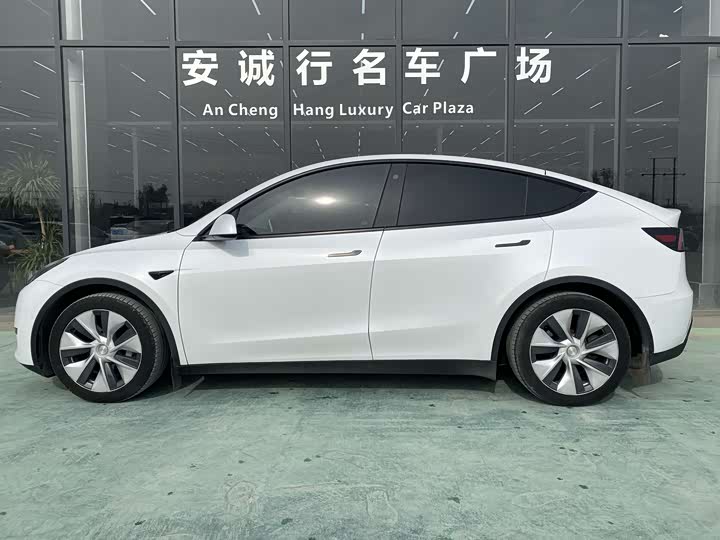 Фото 6 - Tesla Model Y