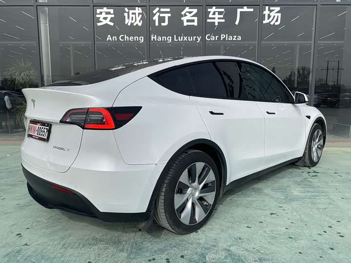 Фото 7 - Tesla Model Y