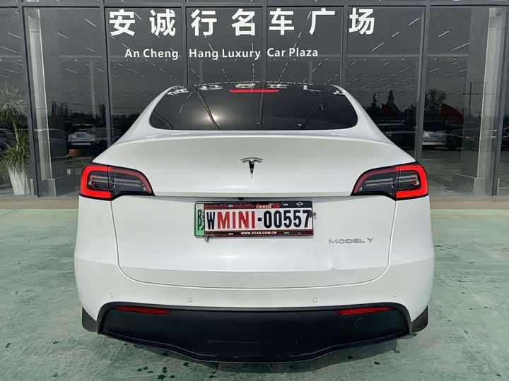 Фото 8 - Tesla Model Y
