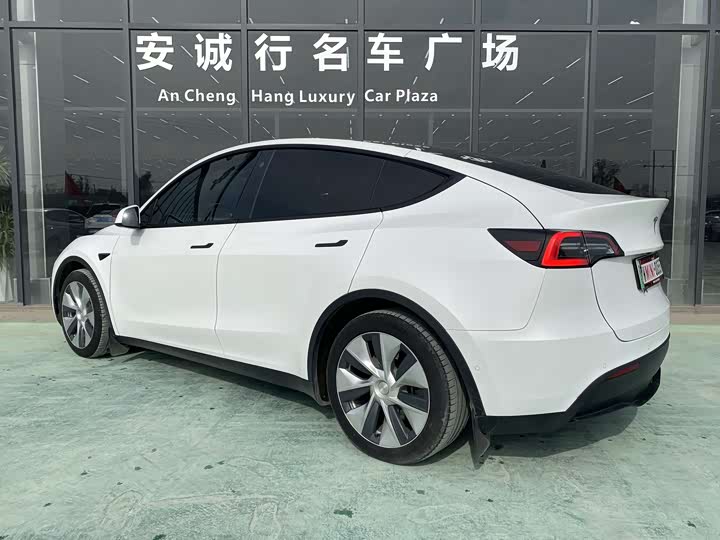 Фото 9 - Tesla Model Y