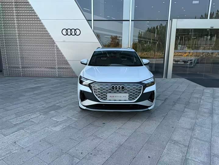 Фото 3 - Audi Q4 e-tron