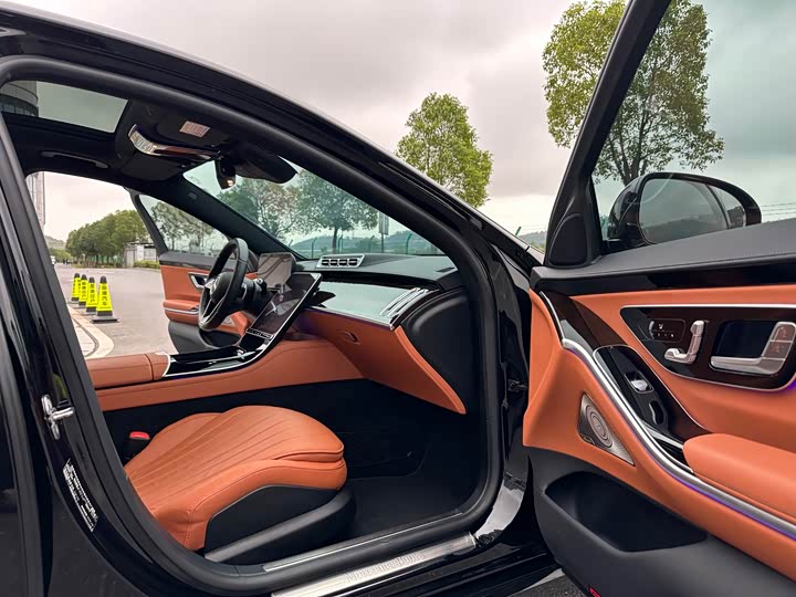 Фото 11 - Mercedes-Benz S-Class