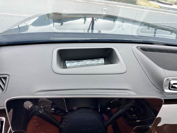 Фото 13 - Mercedes-Benz S-Class