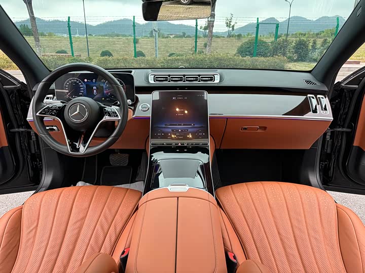 Фото 16 - Mercedes-Benz S-Class