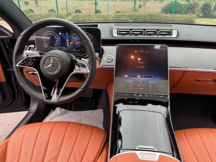 Фото 17 - Mercedes-Benz S-Class