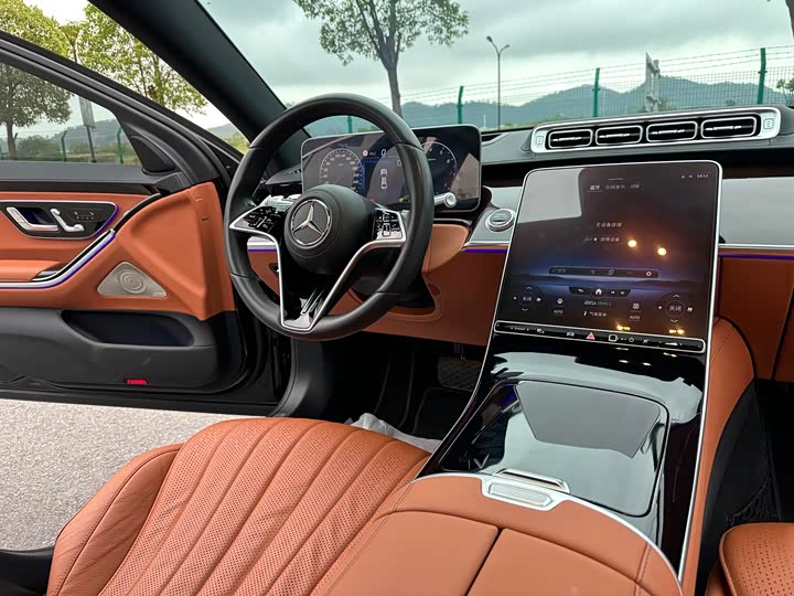 Фото 18 - Mercedes-Benz S-Class